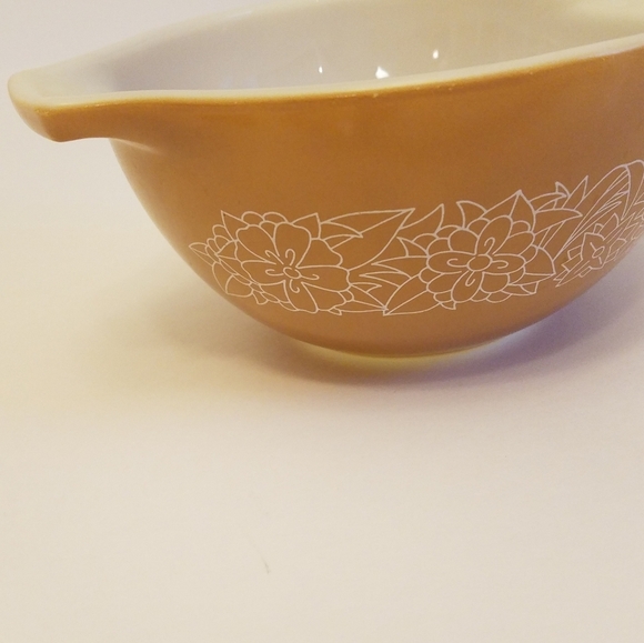 Set of 2 Pyrex Nesting Mixing  Bowls Woodland Cinderella 443 441 Tan - Picture 12 of 16